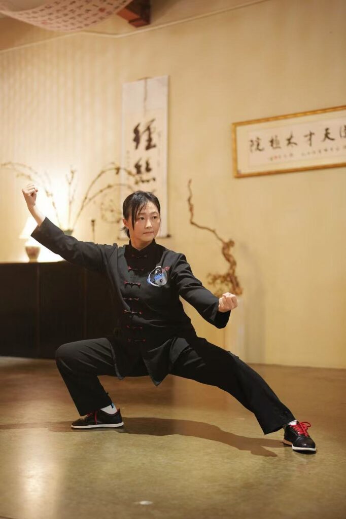 寒梅总教练在太极院演示陈氏太极拳